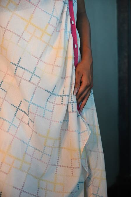 Tahweave_White Cotton Silk Checkered, Thread Work High Neck Asymmetric Kurta_at_Aza_Fashions
