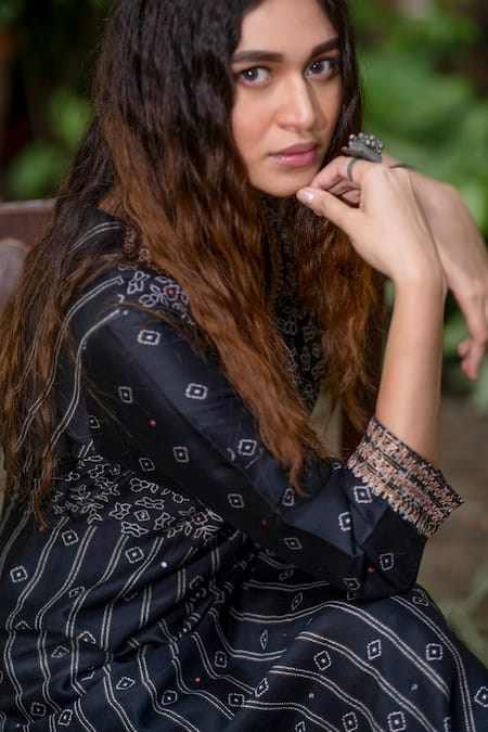 Buy_Turaja_Black Pure Chanderi Printed Geometric Round Kurta_Online_at_Aza_Fashions