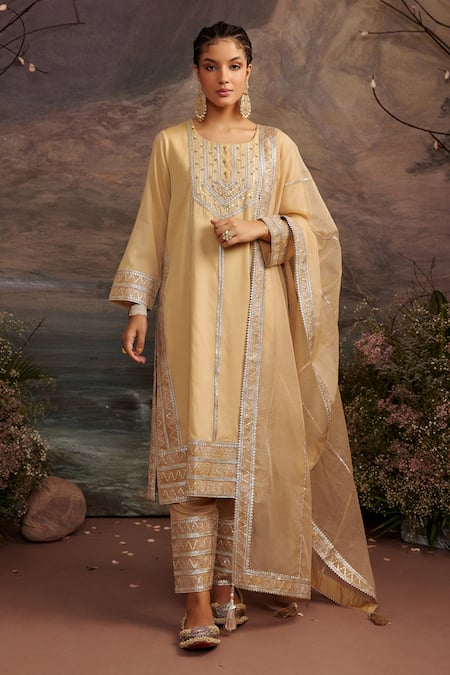 Ajiesh Oberoi Dhaani Gota Patti Embroidered Kurta Pant Set 