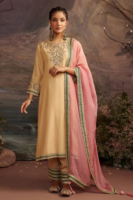 Ajiesh Oberoi Nitya Floral Embroidered Kurta Pant Set 