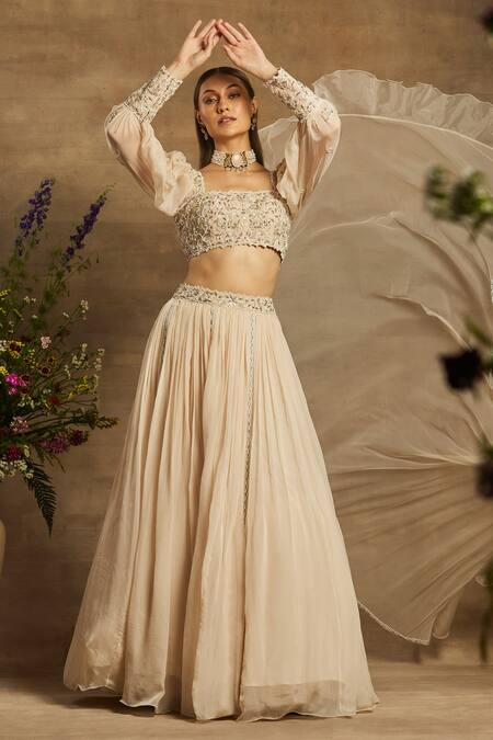 Awigna White Organza Floral Motifs Square Neck Aarfa Gathered Lehenga Set Online at Aza Fashions Awigna_White Organza Floral Motifs Square Neck Aarfa Gathered Lehenga Set_Online_at_Aza_Fashions
