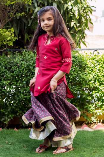 Buy_Missprint_Maroon Chanderi Embroidery Kurta And Skirt Set _Online_at_Aza_Fashions