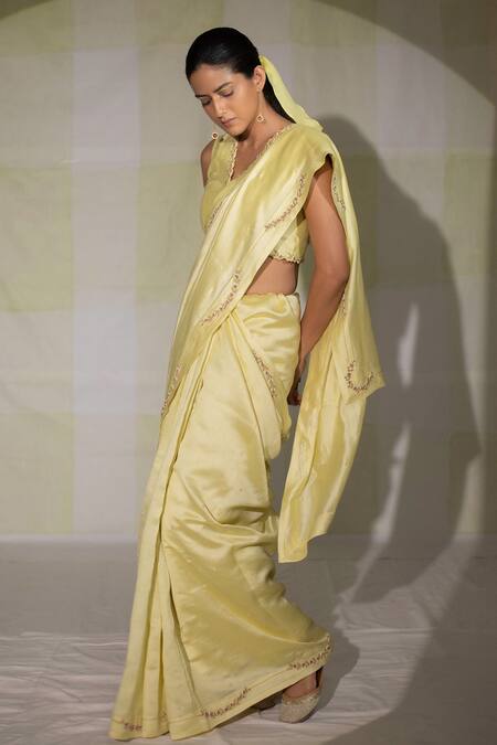 Deep Thee Yellow Silk Floral, Butta Work V Neck Saree With Blouse Online at Aza Fashions Deep Thee_Yellow Silk Floral, Butta Work V Neck Saree With Blouse _Online_at_Aza_Fashions