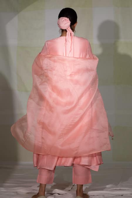 Deep Thee Hand Embroidered Kurta Set 