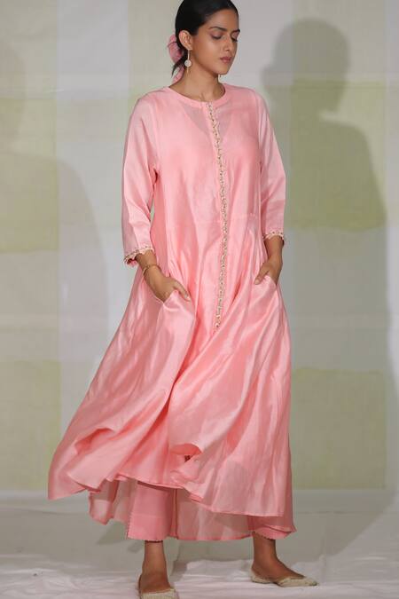 Deep Thee Pink Chanderi Floral Motifs Round Embroidered Pocket Kurta And Pant Set Online at Aza Fashions Deep Thee_Pink Chanderi Floral Motifs Round Embroidered Pocket Kurta And Pant Set _Online_at_Aza_Fashions