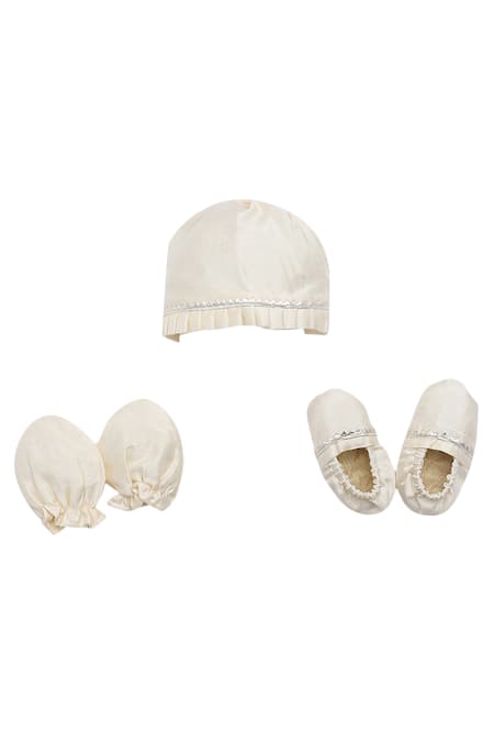 Tiber Taber Embroidered Cap Mittens & Booties Set 