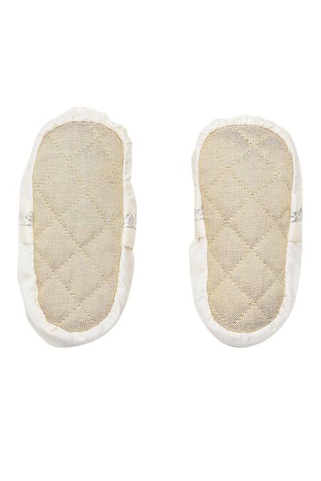 Tiber Taber_White Viscose, Muslin Embroidery Cap Mittens And Booties Set_at_Aza_Fashions