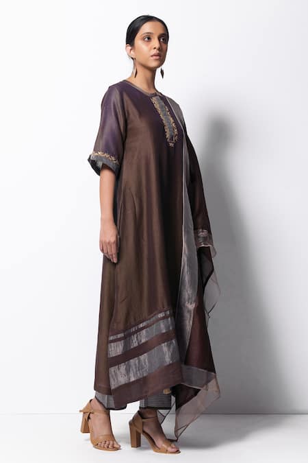 Bhavik Shah Brown Kurta Handwoven Chanderi Stole Chanderi Pant Cotton Set Online at Aza Fashions Bhavik Shah_Brown Kurta Handwoven Chanderi Stole Chanderi Pant Cotton Set _Online_at_Aza_Fashions