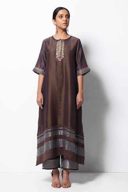 Buy Bhavik Shah Brown Kurta Handwoven Chanderi Stole Chanderi Pant Cotton Set Online at Aza Fashions Buy_Bhavik Shah_Brown Kurta Handwoven Chanderi Stole Chanderi Pant Cotton Set _Online_at_Aza_Fashions