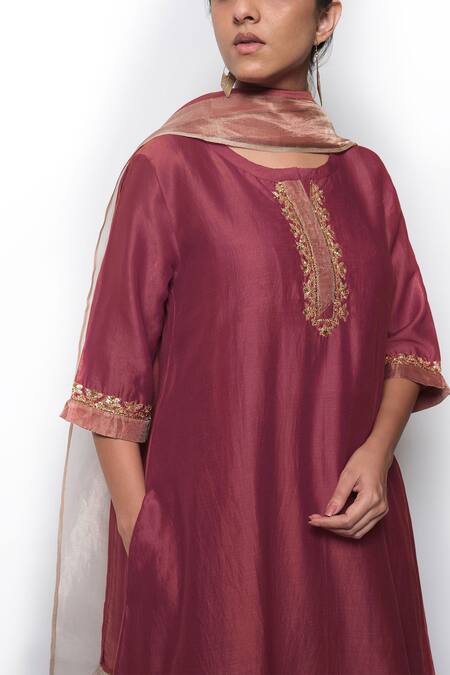 Bhavik Shah Purple Kurta Handwoven Chanderi Stole Chanderi Pant Cotton Set at Aza Fashions Bhavik Shah_Purple Kurta Handwoven Chanderi Stole Chanderi Pant Cotton Set _at_Aza_Fashions