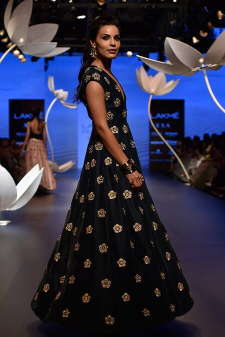 Buy_Payal Singhal_Green Silk Embroidery Floral Motif V Neck Esma Gown _Online_at_Aza_Fashions