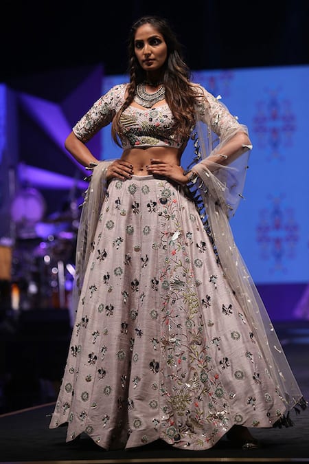 Payal Singhal - PS Girls: Athiya Shetty in our jacket lehenga set is just  the look you need to channel for a sangeet this wedding season. Email  inquiry@payalsinghal.com to order this piece. |