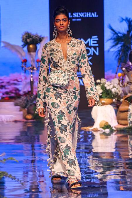 Payal Singhal_White Georgette Printed Abutilon Flower Motifs Azia Kurta And Churidar Set_at_Aza_Fashions