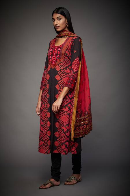 Buy RI.Ritu Kumar Black Printed Geometric Round Kurta Set Online at Aza Fashions Buy_RI.Ritu Kumar_Black Printed Geometric Round Kurta Set_Online_at_Aza_Fashions