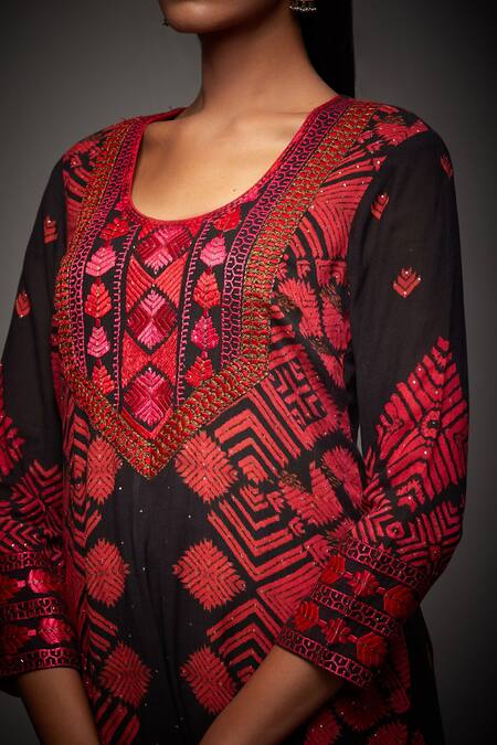 Shop RI.Ritu Kumar Black Printed Geometric Round Kurta Set Online at Aza Fashions Shop_RI.Ritu Kumar_Black Printed Geometric Round Kurta Set_Online_at_Aza_Fashions
