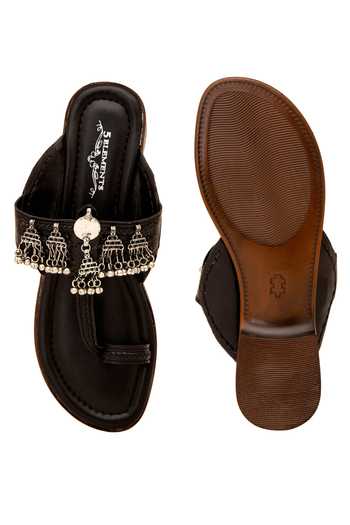 5elements Ghunghroo Embellished Kolhapuri Flats 