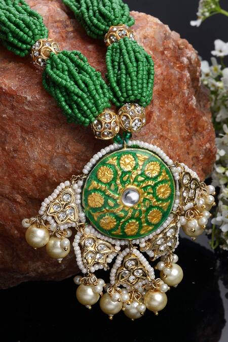 Dugran By Dugristyle Green Floral Motif Kundan And Pearl Pendant Necklace Online at Aza Fashions Dugran By Dugristyle_Green Floral Motif Kundan And Pearl Pendant Necklace _Online_at_Aza_Fashions