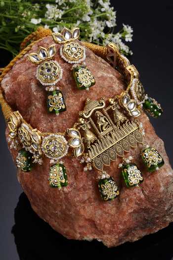 Buy Dugran By Dugristyle Gold Plated Pearls, Stones Kundan And Faux Emerald Necklace Set Online at Aza Fashions Buy_Dugran By Dugristyle_Gold Plated Pearls, Stones Kundan And Faux Emerald Necklace Set _Online_at_Aza_Fashions