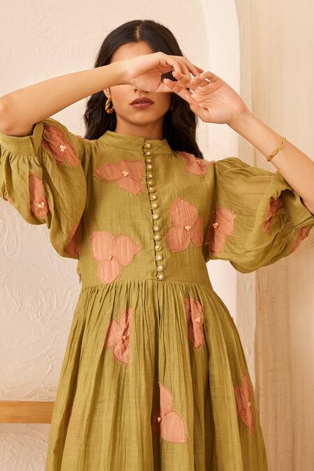 The Right Cut_Green Chanderi Silk Floral Motifs Band Collar Lucy Applique Dress _Online_at_Aza_Fashions