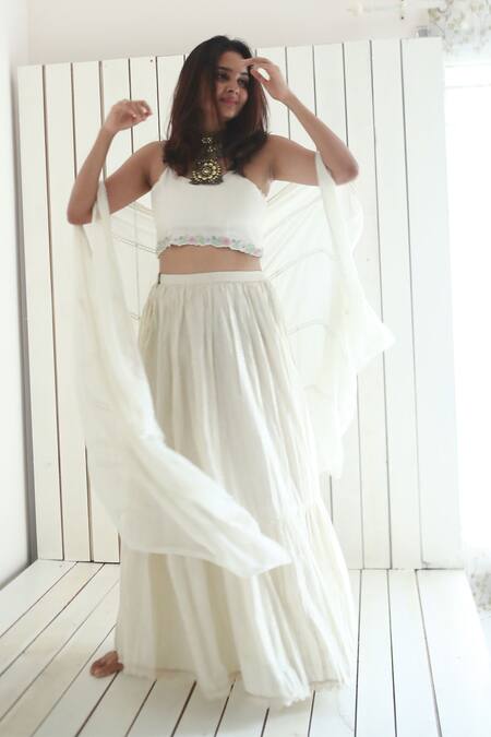 Buy Ewaz White , Silk Thread , Badla Round Cape Lehenga Set Online at Aza Fashions Buy_Ewaz_White , Silk Thread , Badla Round Cape Lehenga Set _Online_at_Aza_Fashions