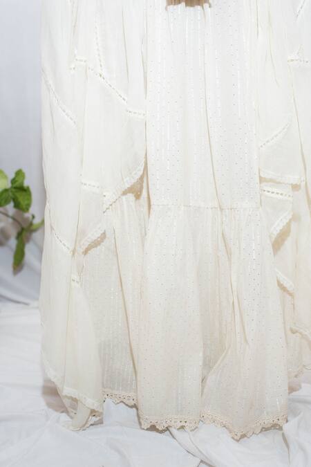 Ewaz White , Silk Thread , Badla Round Cape Lehenga Set at Aza Fashions Ewaz_White , Silk Thread , Badla Round Cape Lehenga Set _at_Aza_Fashions