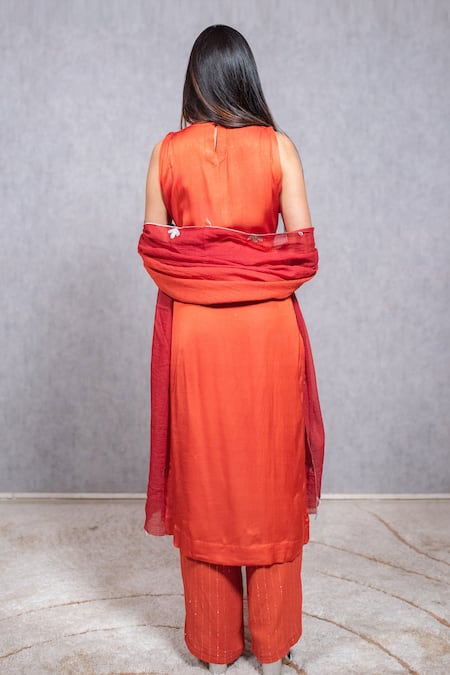 Ewaz Floral Embroidered Kurta Set 