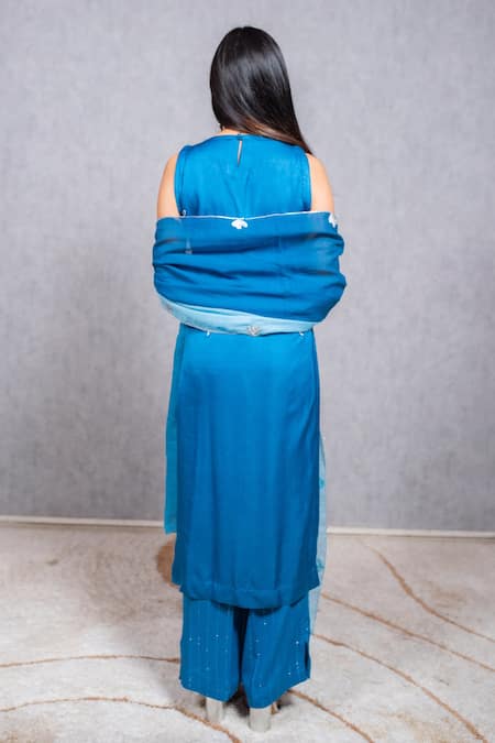 Ewaz Floral Embroidered Kurta Set 