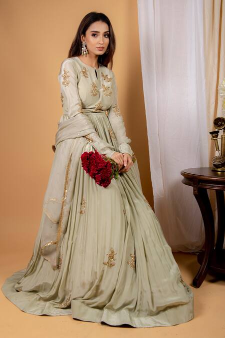 Ikshita Choudhary Green Crepe, Tissue Organza Floral Motifs Keyhole Pleated Anarakali With Dupatta Online at Aza Fashions Ikshita Choudhary_Green Crepe, Tissue Organza Floral Motifs Keyhole Pleated Anarakali With Dupatta _Online_at_Aza_Fashions