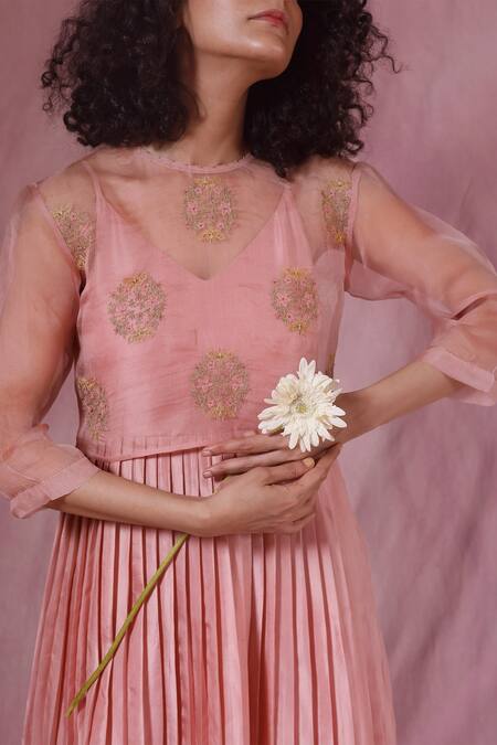 Buy_Chokhi Chorri_Pink Organza, Handwoven Floral Motifs Crop Pleated With Embroidered_Online_at_Aza_Fashions
