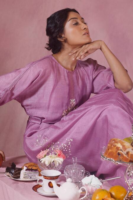 Chokhi Chorri_Purple Mulberry Silk Embroidery Floral Motifs Round Rolled Up Sleeve Kurta_Online_at_Aza_Fashions