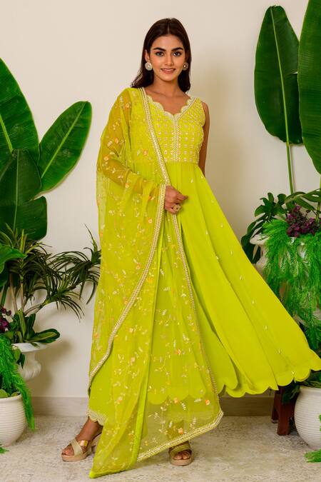 Buy_Label Kritika Kataria_Green Crepe Pearl, Zardozi And Sequin V Neck Embroidered Kurta Pant Set_Online_at_Aza_Fashions