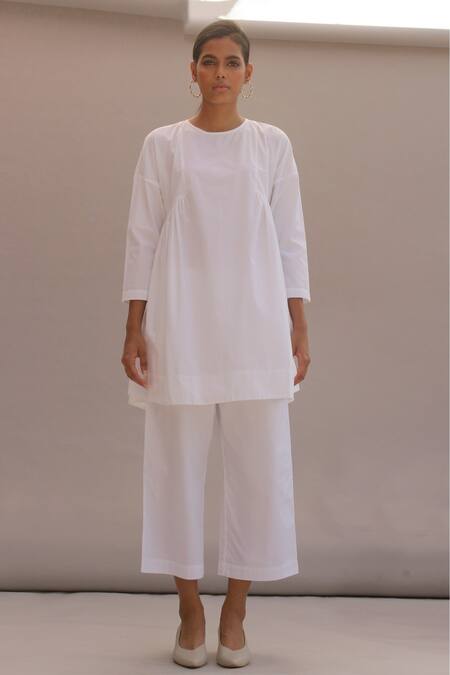 The Summer House White Organic Cotton Cambric Round Natsu Drop Shoulder Tunic And Pant Set Online at Aza Fashions The Summer House_White Organic Cotton Cambric Round Natsu Drop Shoulder Tunic And Pant Set _Online_at_Aza_Fashions
