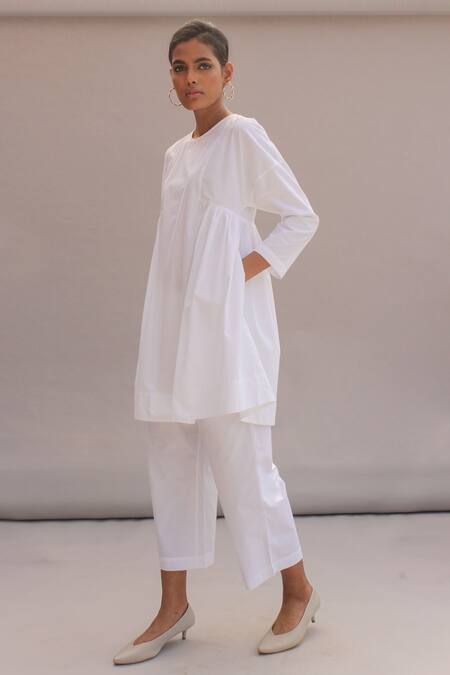 Buy The Summer House White Organic Cotton Cambric Round Natsu Drop Shoulder Tunic And Pant Set Online at Aza Fashions Buy_The Summer House_White Organic Cotton Cambric Round Natsu Drop Shoulder Tunic And Pant Set _Online_at_Aza_Fashions