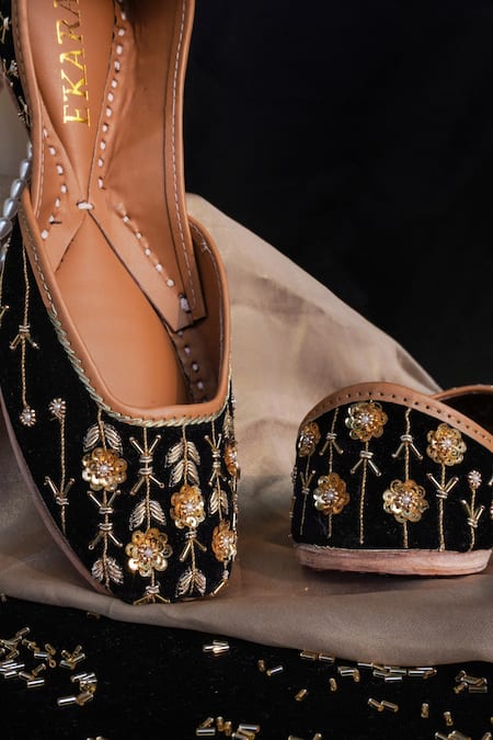 House Of Ekara_Black Embroidered Afreen Juttis _Online_at_Aza_Fashions