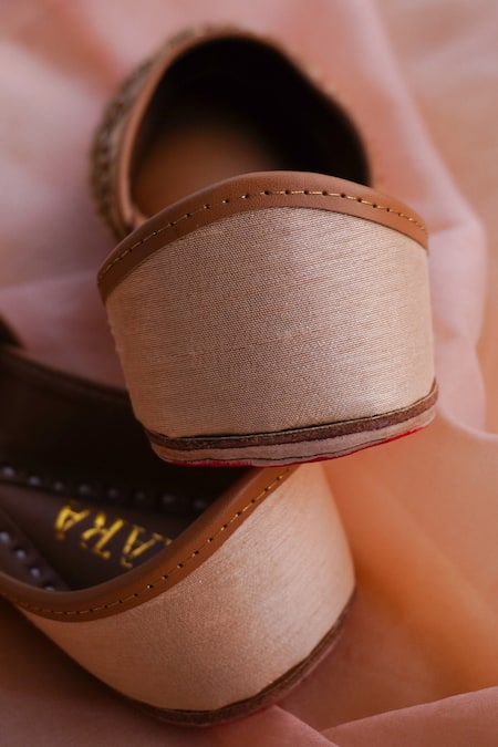 House Of Ekara Floral Embroidered Beige Juttis 