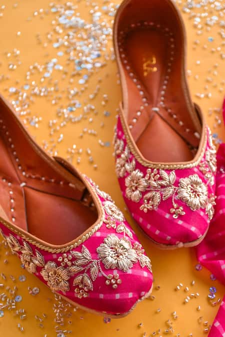 House Of Ekara Leela Embroidered Juttis 