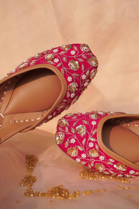House Of Ekara_Pink Embroidered Floral Juttis _Online_at_Aza_Fashions