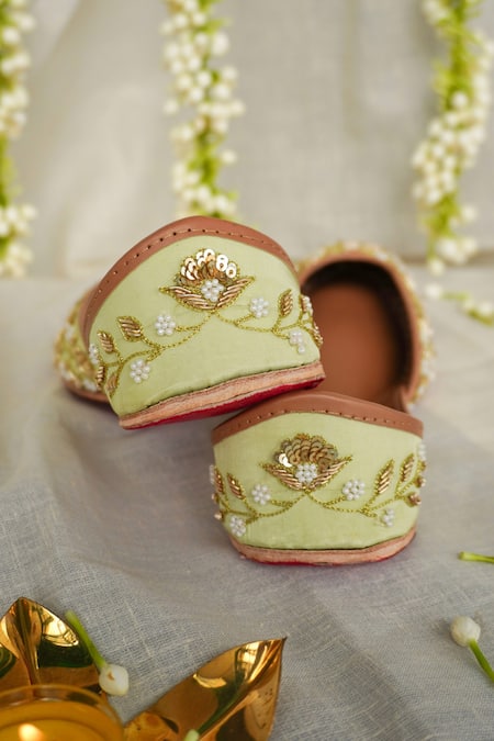 House Of Ekara Amara Embroidered Juttis 