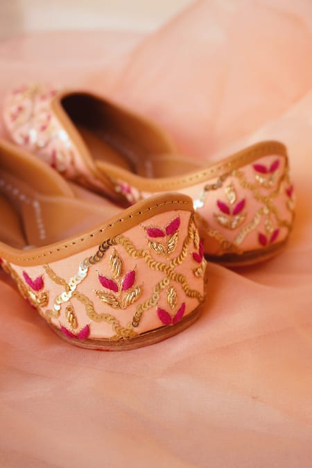 House Of Ekara Noor Embroidered Juttis 