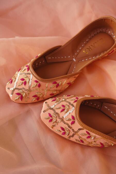 Buy_House Of Ekara_Peach Embroidered Noor Juttis _Online_at_Aza_Fashions