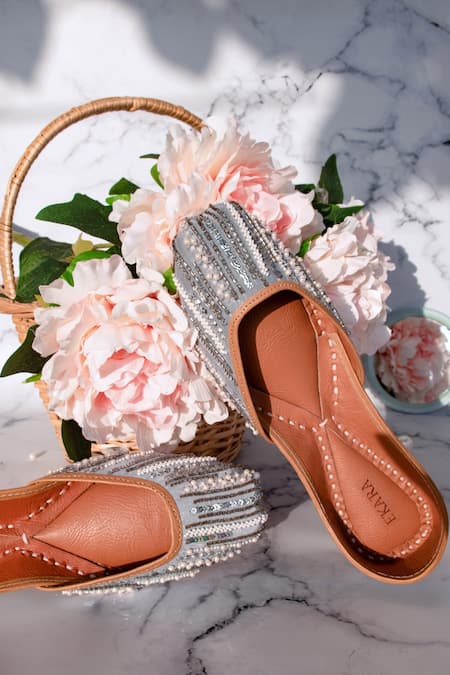 House Of Ekara Diana Embroidered Juttis 