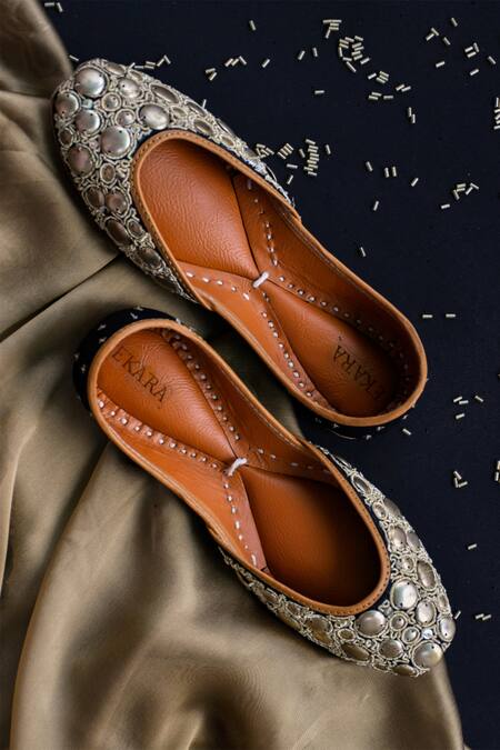 House Of Ekara Moondust Embroidered Juttis 