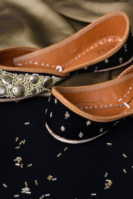 House Of Ekara_Black Embroidered Moondust Juttis _Online_at_Aza_Fashions