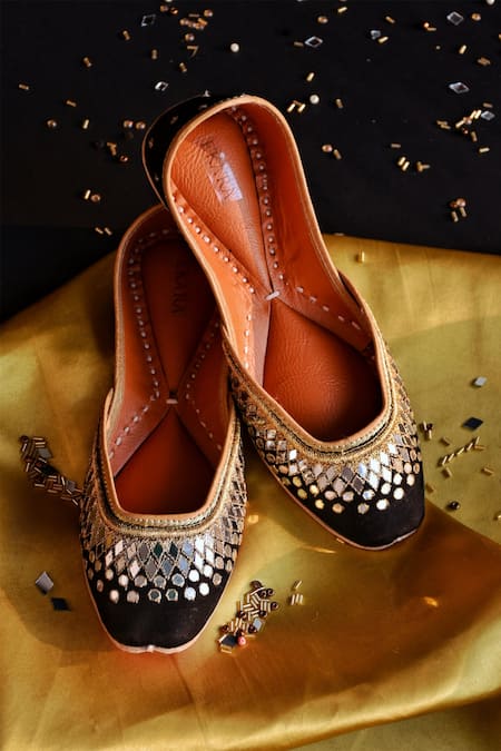 House Of Ekara Aaina Embroidered Juttis 