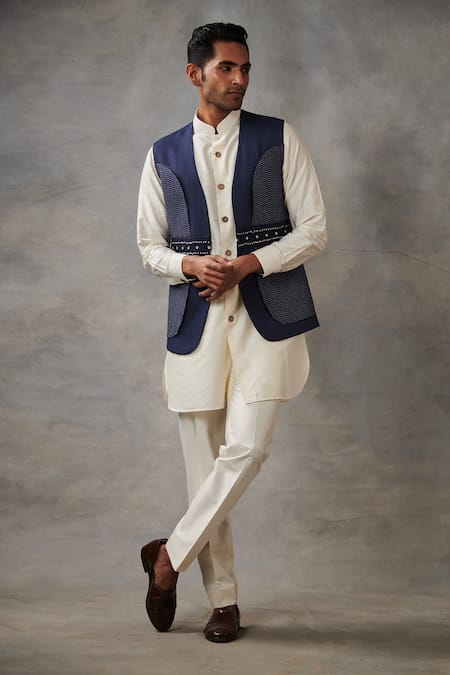 Buy_Gargee Designers_Blue Cotton Silk Geometric Embroidered Bundi And Kurta Set _Online_at_Aza_Fashions