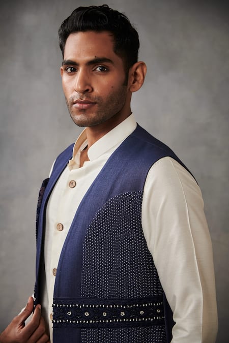 Gargee Designers_Blue Cotton Silk Geometric Embroidered Bundi And Kurta Set _at_Aza_Fashions