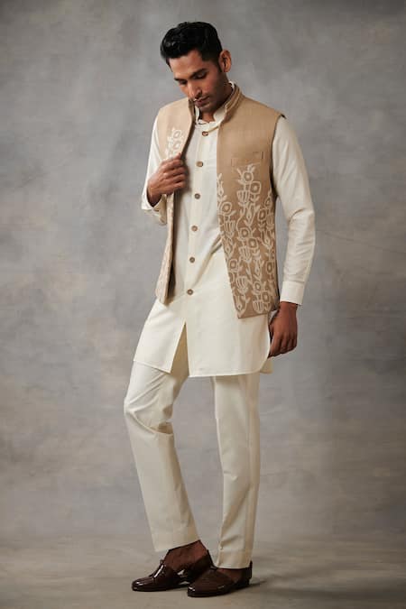 Gargee Designers Beige Cotton , Matka Floral Applique Bundi And Kurta Set Online at Aza Fashions Gargee Designers_Beige Cotton , Matka Floral Applique Bundi And Kurta Set _Online_at_Aza_Fashions