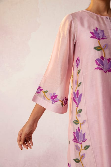 Shivani Bhargava_Purple Dupatta Chanderi, Kurta Handwoven Chanderi, Pant Cotton Bahaar Set _at_Aza_Fashions