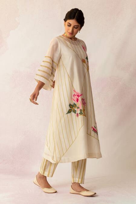 Shivani Bhargava_White Dupatta Chanderi, Kurta Handwoven Chanderi, Pant Cotton Bahaar Set_Online_at_Aza_Fashions