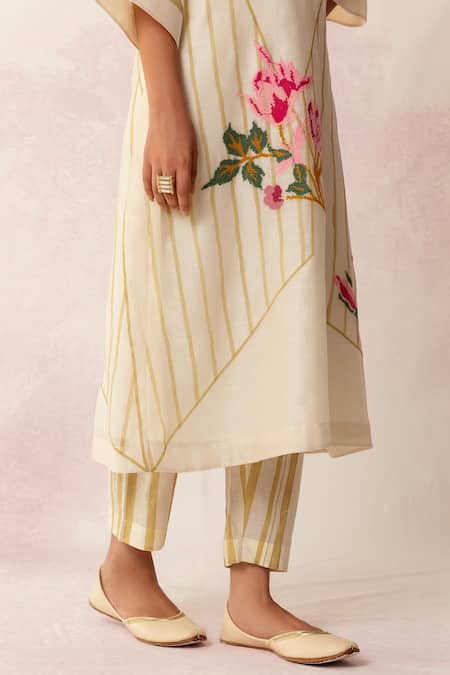 Shop_Shivani Bhargava_White Dupatta Chanderi, Kurta Handwoven Chanderi, Pant Cotton Bahaar Set_Online_at_Aza_Fashions